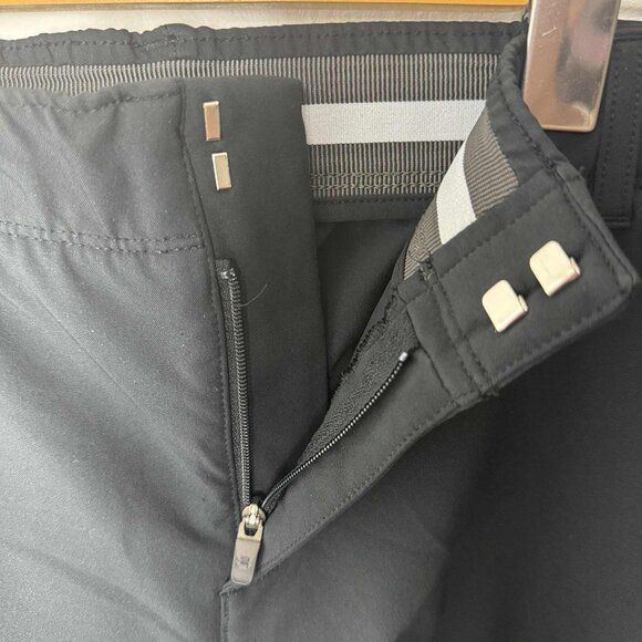 Under Armour Men's Shorts Pockets Black Size 10 - Picture 2 of 8